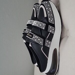 Karl Lagerfeld Black and White Pearl Studded Slip-on Sneakers 10 EUC